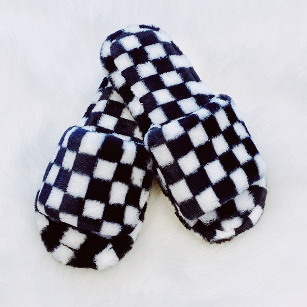 Luxe Lounge Checker Cozy Slippers - online exclusive