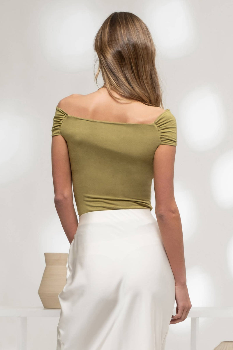 REVERSIBLE OFF THE SHOULDER KNIT TOP: OLIVE